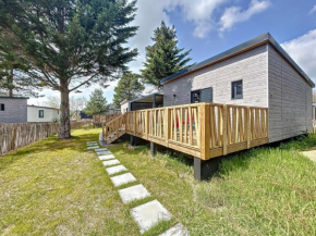 Chalet cosy avec piscine chauffée, terrasse et parking à 2 pas de la plage de Jullouville - FR-1-361-480